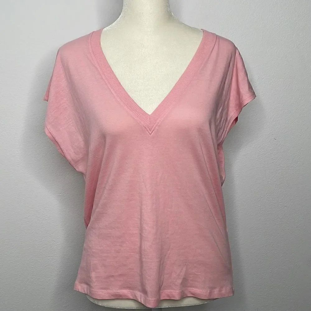 Zara bubblegum pink V-neck shirt sleeve shirt. Size small.